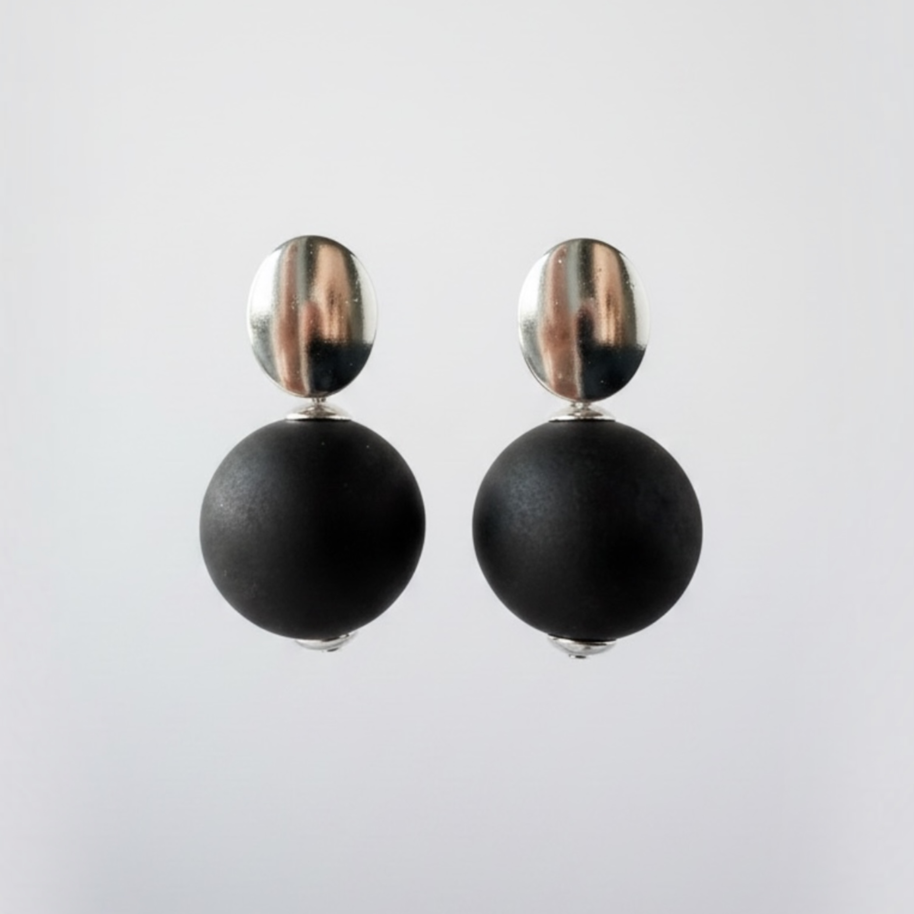THE SEVENTY COLLECTION BY TESSA BIJOUX- MATTEBLACK RESIN EARRINGS