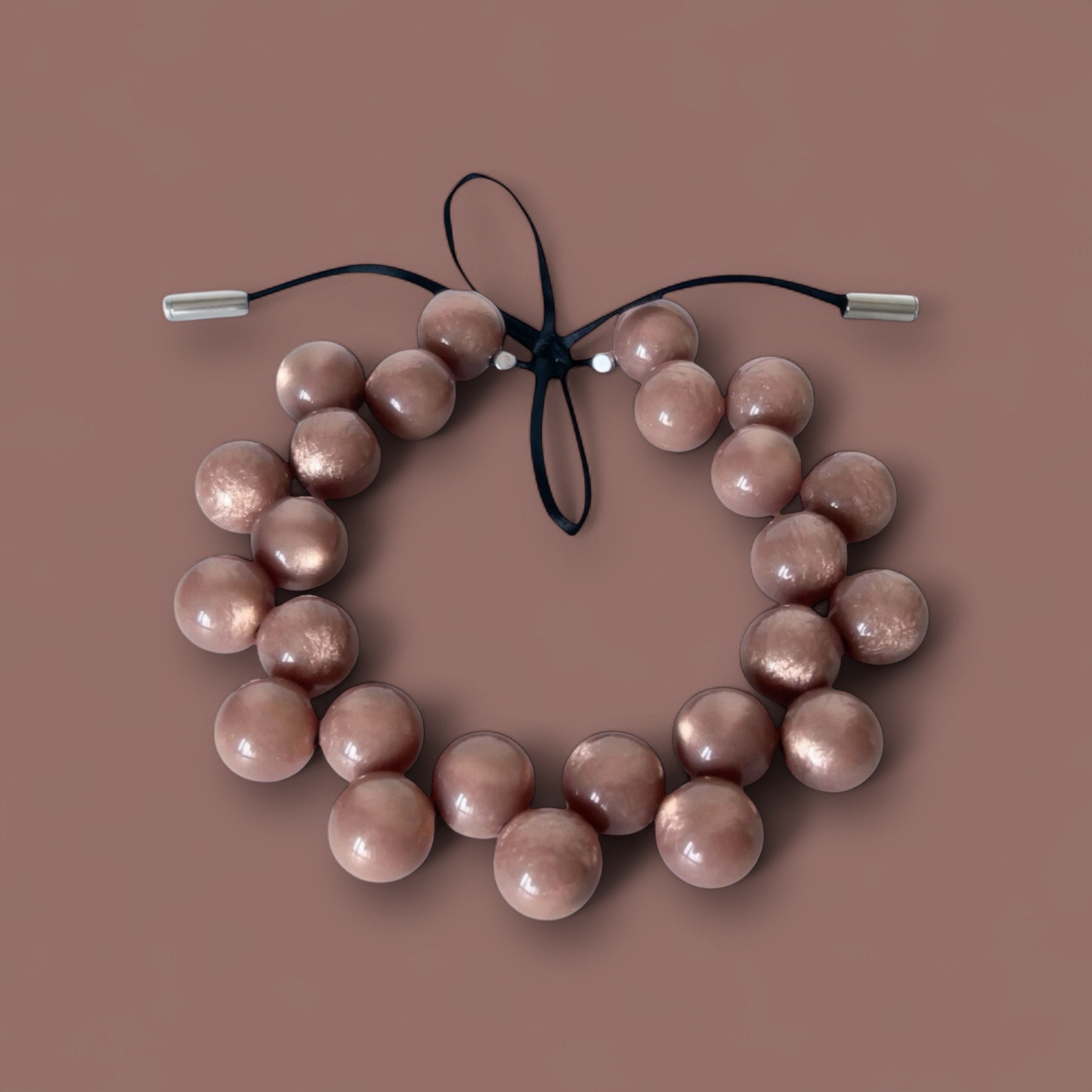 Mocha Mousse Resin Necklace – Embodying Pantone’s Color of the Year 2025